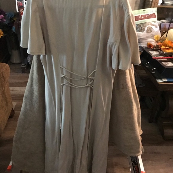 Ladies short sleeve dress - Picture 2 of 3